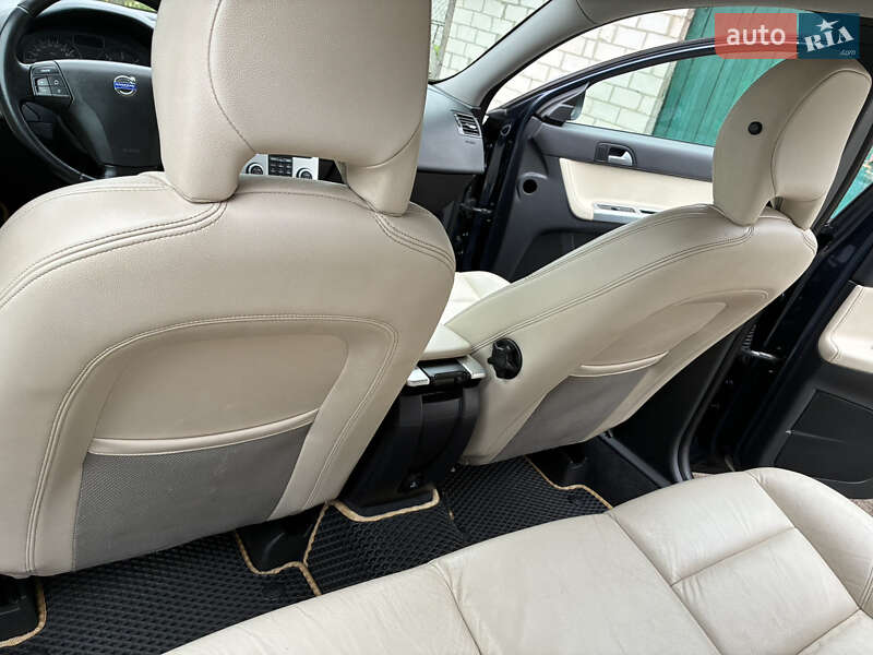 Универсал Volvo V50 2012 в Киеве