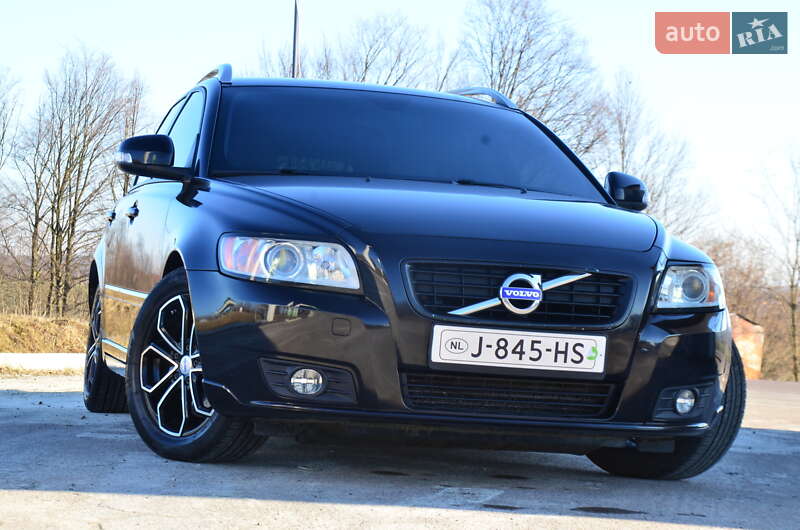 Volvo V50 2011