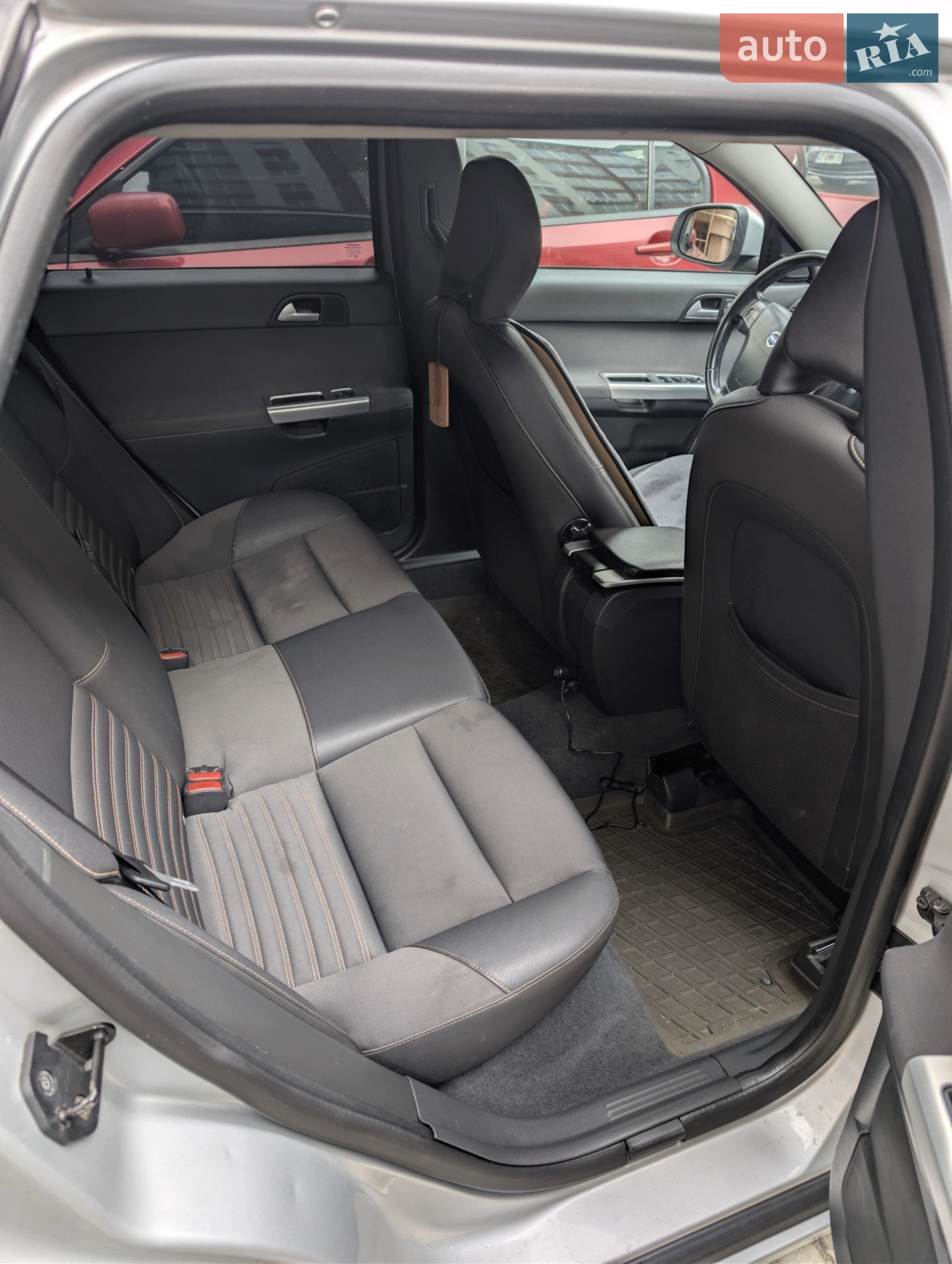 2011 Volvo V50 - мініатюра 50