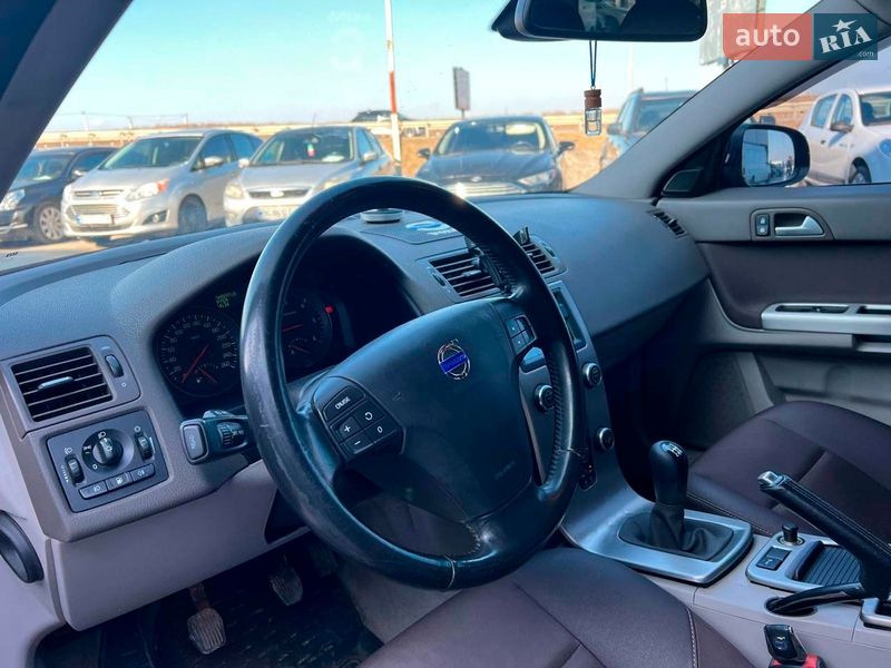 Универсал Volvo V50 2009 в Львове