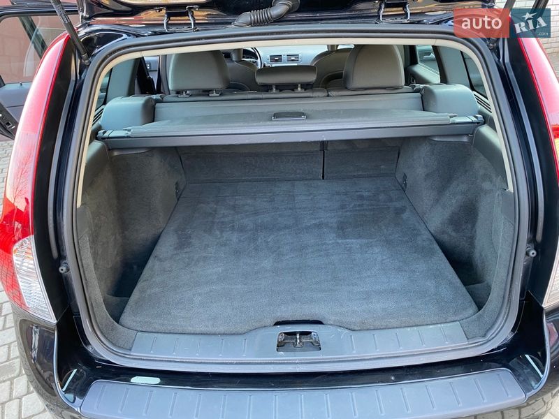 Универсал Volvo V50 2010 в Луцке