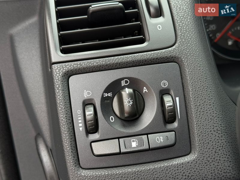 Универсал Volvo V50 2011 в Стрые фото 56 Универсал Volvo V50 2011 в Стрые