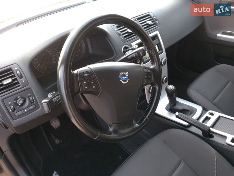 Универсал Volvo V50 2010 в Тернополе