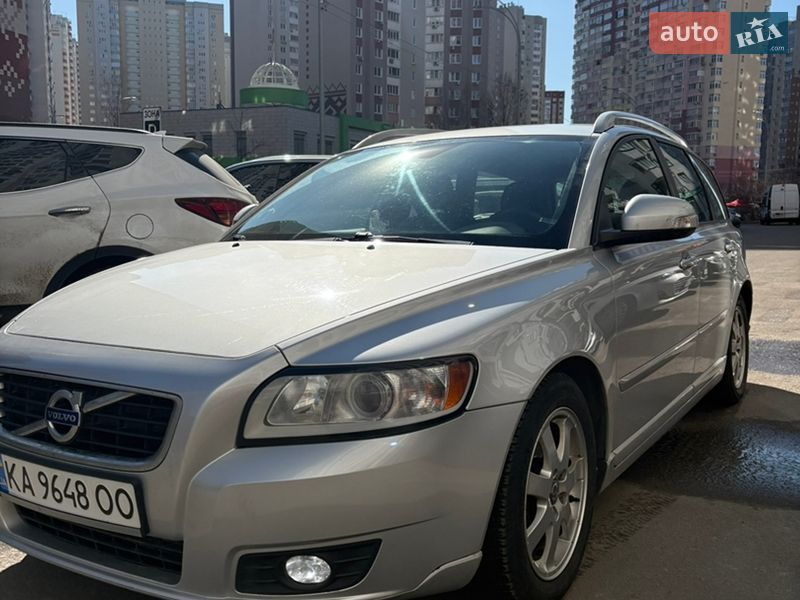 Универсал Volvo V50 2012 в Киеве