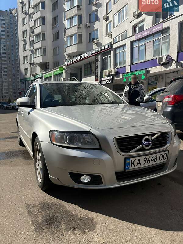 Универсал Volvo V50 2012 в Киеве