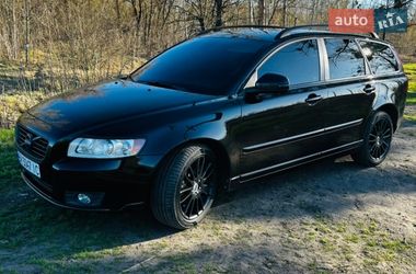 Універсал Volvo V50 2011 в Ізюмі