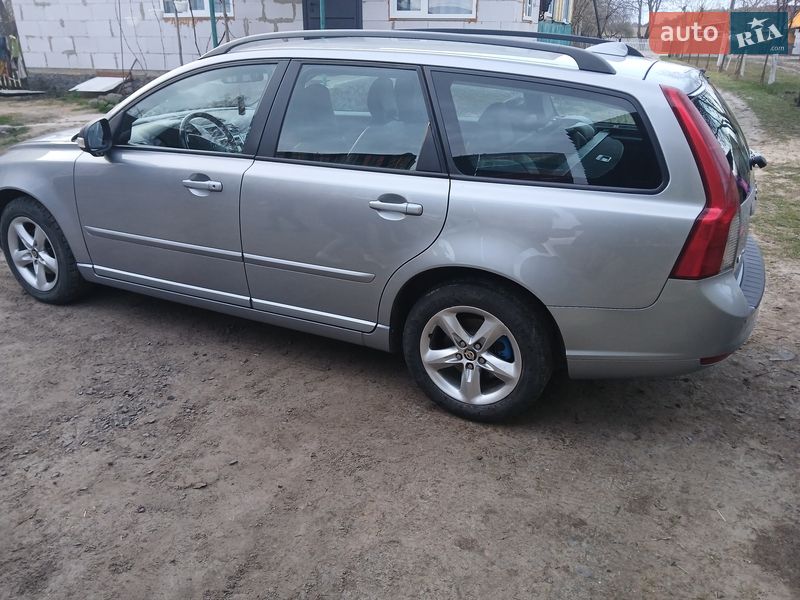 Универсал Volvo V50 2010 в Вараше фото 7 Универсал Volvo V50 2010 в Вараше