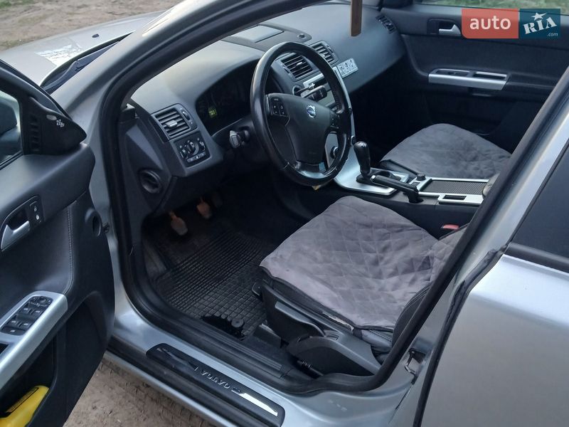 Универсал Volvo V50 2010 в Вараше фото 10 Универсал Volvo V50 2010 в Вараше