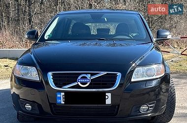 Универсал Volvo V50 2012 в Конопнице