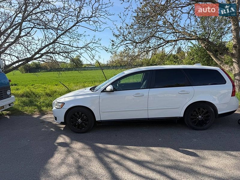 Универсал Volvo V50 2009 в Воловце