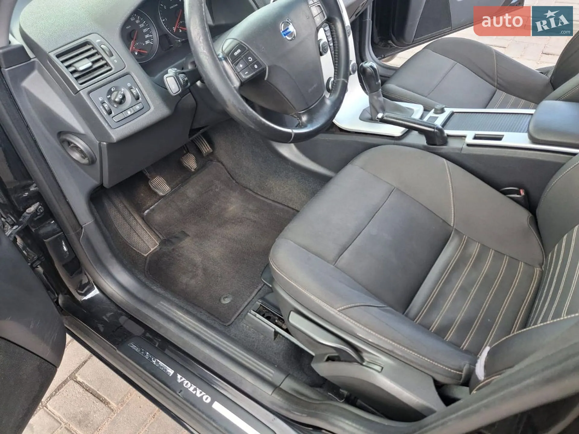 2011 Volvo V50 - мініатюра 2