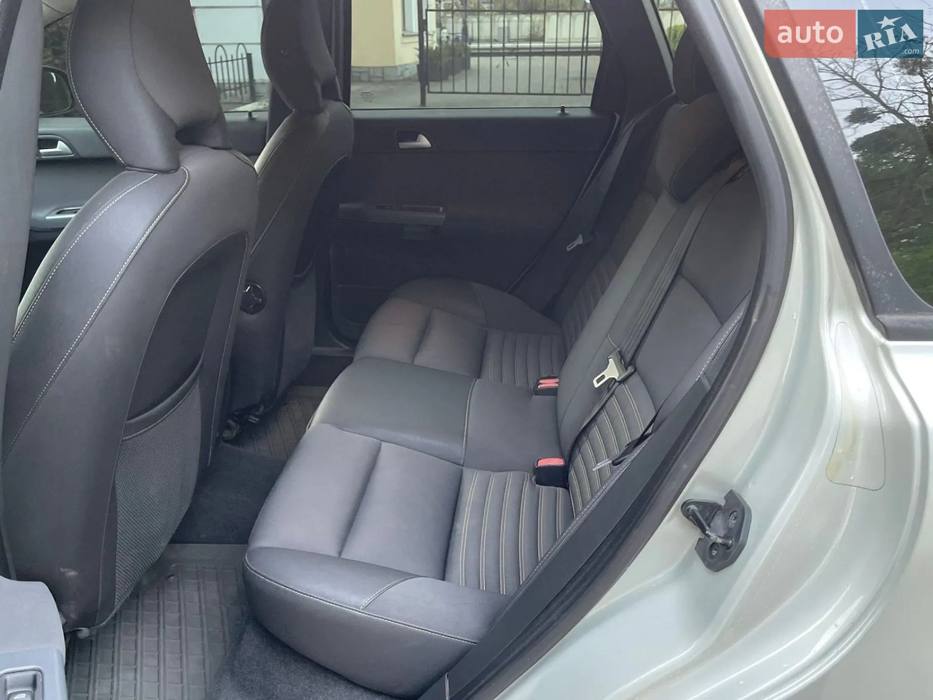 2010 Volvo V50 - мініатюра 12