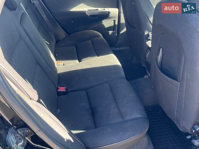 Универсал Volvo V50 2007 в Дубровице