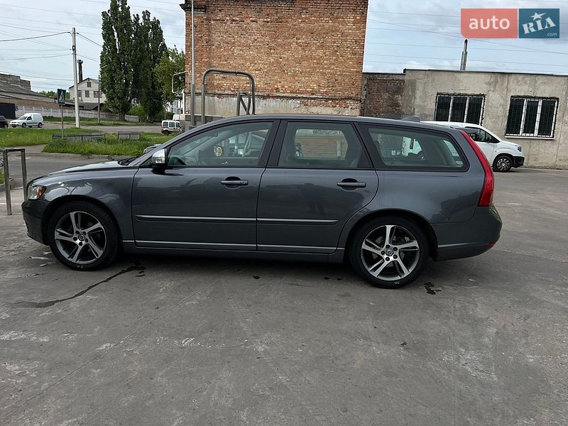 Универсал Volvo V50 2012 в Чернигове