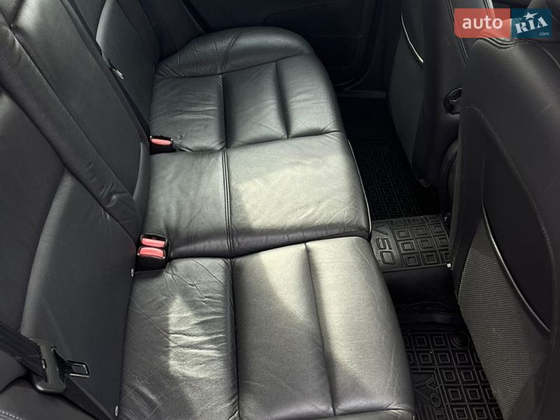 Универсал Volvo V50 2012 в Чернигове