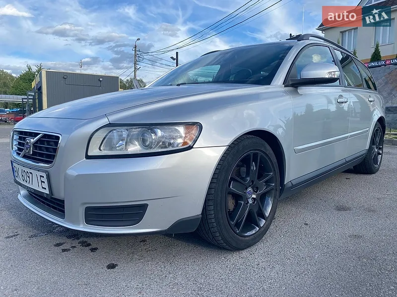 Volvo V50