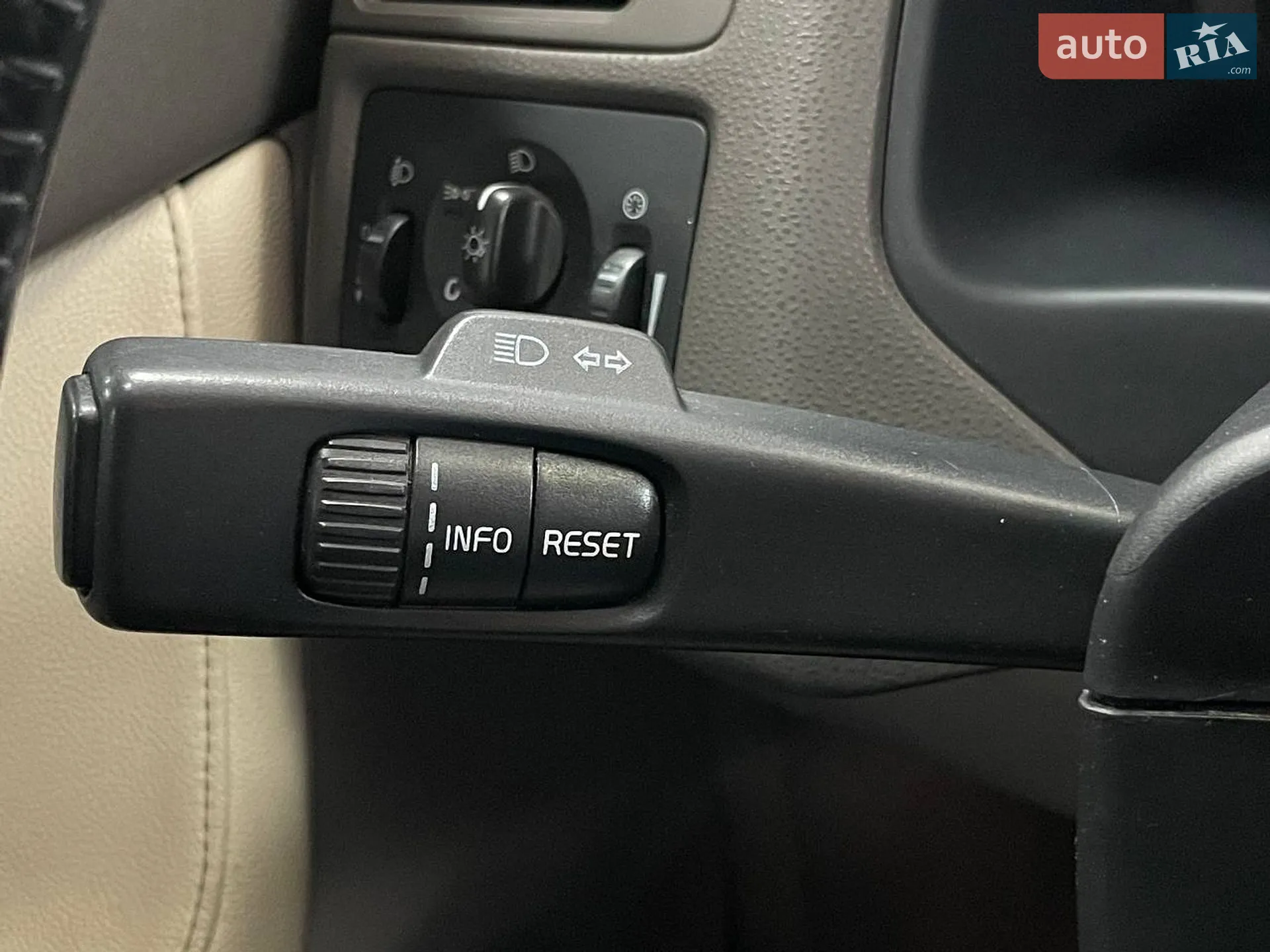 2010 Volvo V50 - мініатюра 16