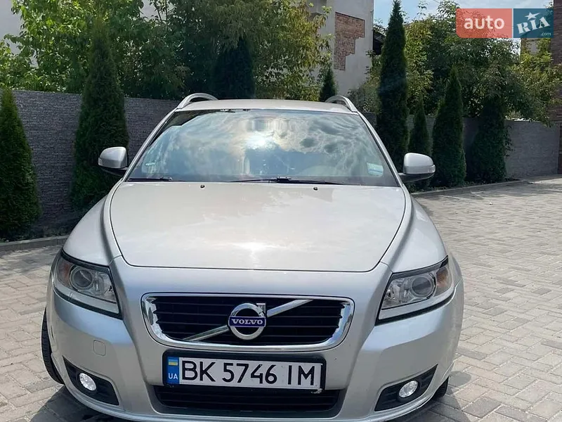 Volvo V50