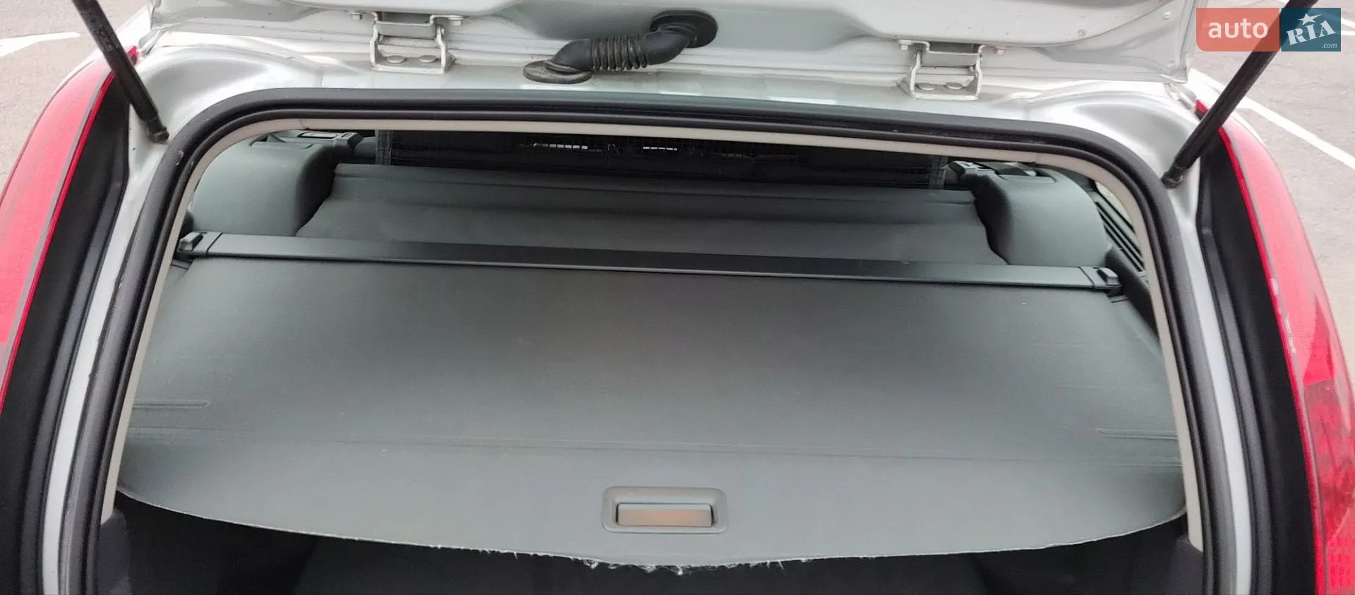 2011 Volvo V50 - мініатюра 4
