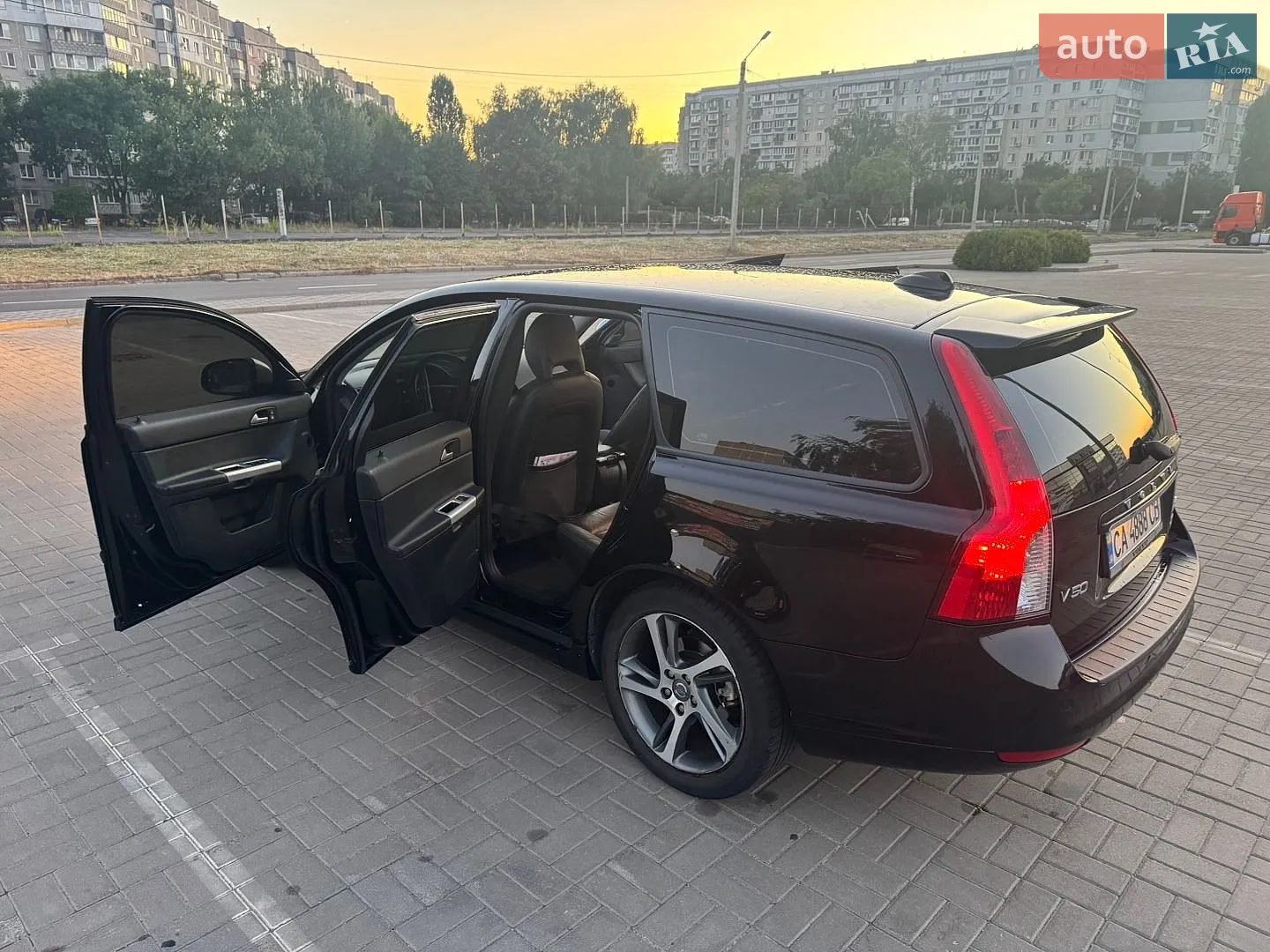 2011 Volvo V50 - мініатюра 3