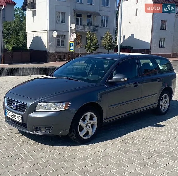 Volvo V50