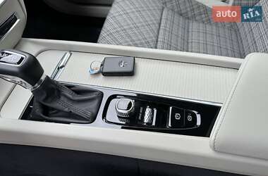 Универсал Volvo V60 Cross Country 2020 в 