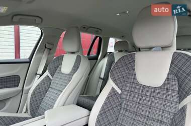 Универсал Volvo V60 Cross Country 2020 в 