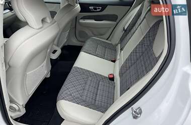 Универсал Volvo V60 Cross Country 2020 в 