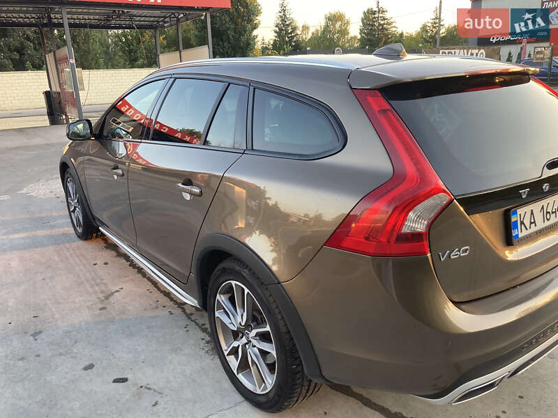 Универсал Volvo V60 Cross Country 2017 в Черкассах