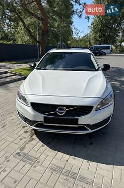 Універсал Volvo V60 Cross Country 2017 в Дніпрі