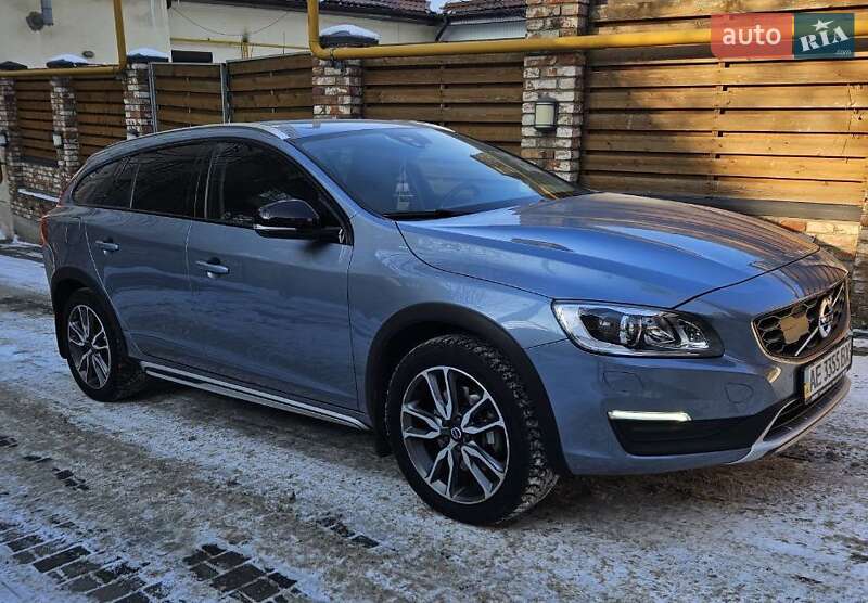 Volvo V60 Cross Country 2016