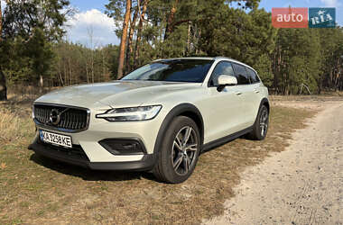 Универсал Volvo V60 Cross Country 2019 в 