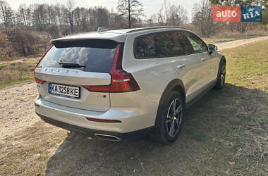 Универсал Volvo V60 Cross Country 2019 в 