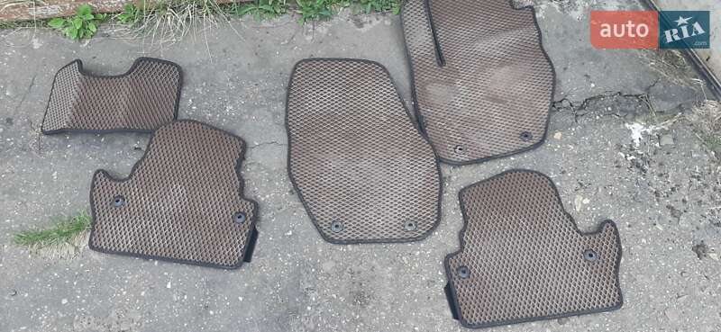 Універсал Volvo V60 Cross Country 2017 в Шептицькому фото 46 Універсал Volvo V60 Cross Country 2017 в Шептицькому