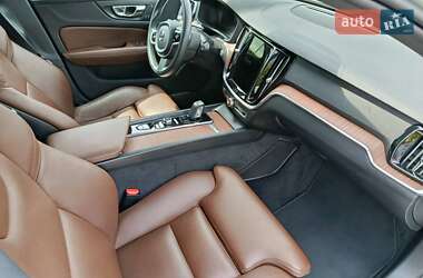 Універсал Volvo V60 Cross Country 2020 в 