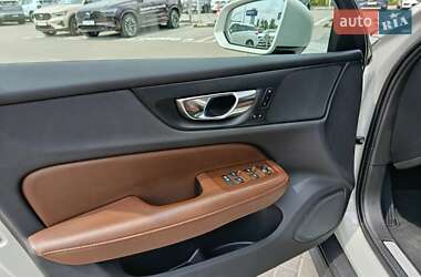 Універсал Volvo V60 Cross Country 2020 в 