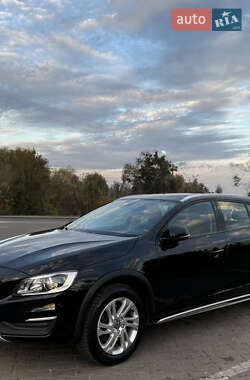 Универсал Volvo V60 Cross Country 2017 в 