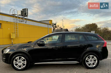 Универсал Volvo V60 Cross Country 2017 в 