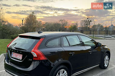 Универсал Volvo V60 Cross Country 2017 в 