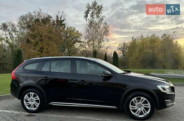 Универсал Volvo V60 Cross Country 2017 в 