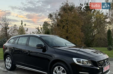 Универсал Volvo V60 Cross Country 2017 в 