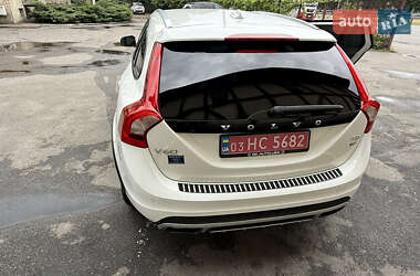 Универсал Volvo V60 Cross Country 2016 в 