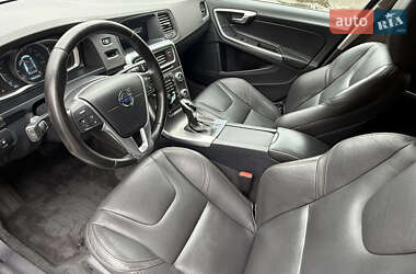 Универсал Volvo V60 Cross Country 2016 в 
