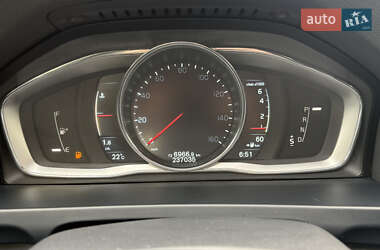 Универсал Volvo V60 Cross Country 2016 в 