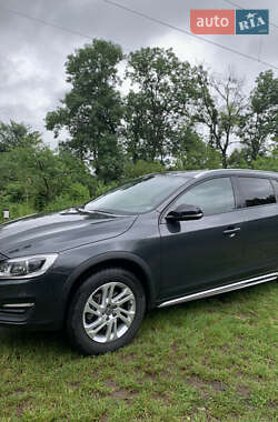 Универсал Volvo V60 Cross Country 2016 в 