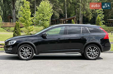 Универсал Volvo V60 Cross Country 2016 в 