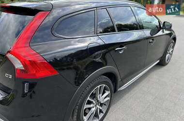 Универсал Volvo V60 Cross Country 2016 в 