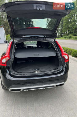 Универсал Volvo V60 Cross Country 2016 в 