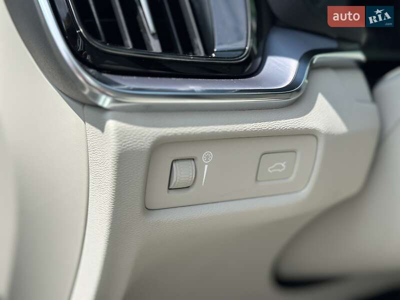 Универсал Volvo V60 Cross Country 2020 в Хмельницком