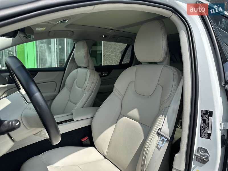 Универсал Volvo V60 Cross Country 2020 в Хмельницком